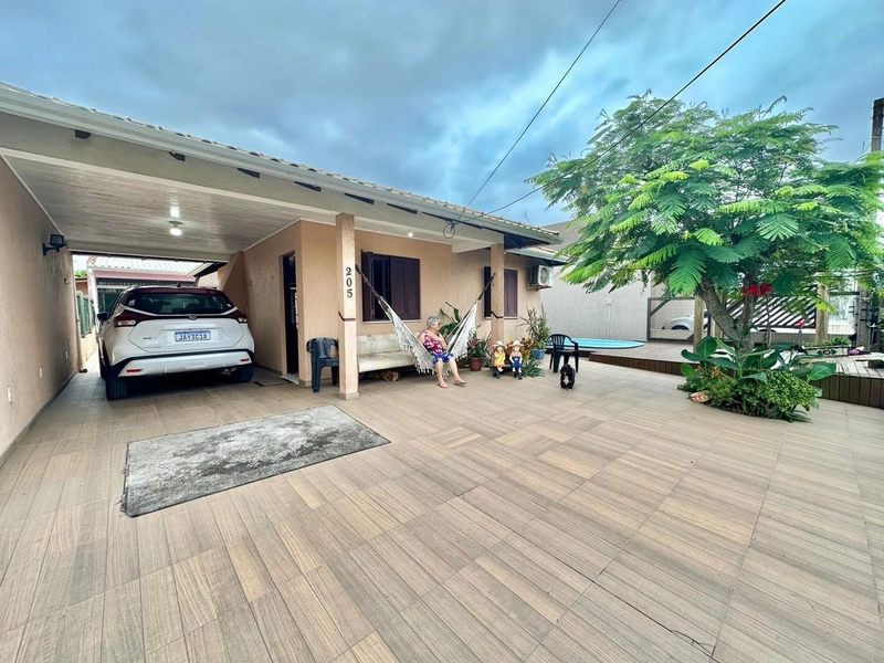 CASA COM ANEXO! PISCINA E DECK!TERRENO COM 325MTS² A 3 QUADRAS DO MAR: 16ª foto da galeria de imagens do imóvel