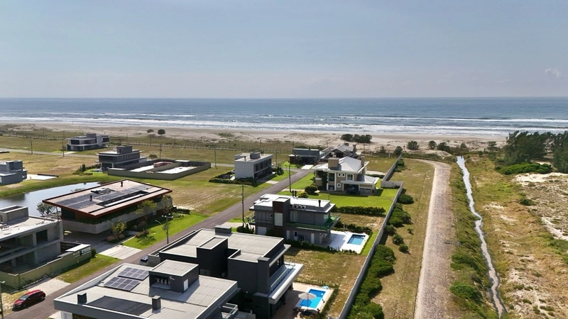 Sobrado a venda no condomínio fechado Costa Serena a beira do mar: 58ª foto da galeria de imagens do imóvel