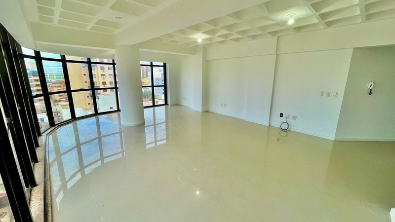 Sala comercial no centro de Capão da Canoa!: 3ª foto da galeria de imagens do imóvel