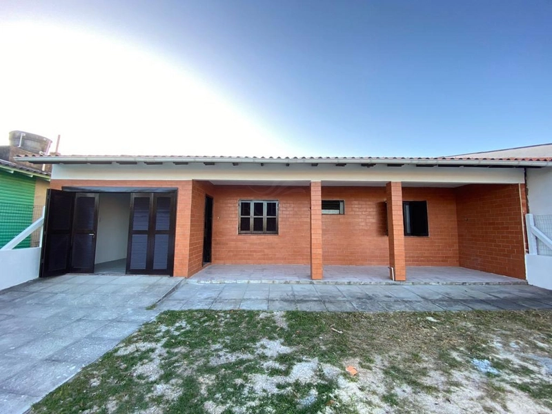 Casa térrea à venda em Capão Da Canoa.: 2ª foto da galeria de imagens do imóvel