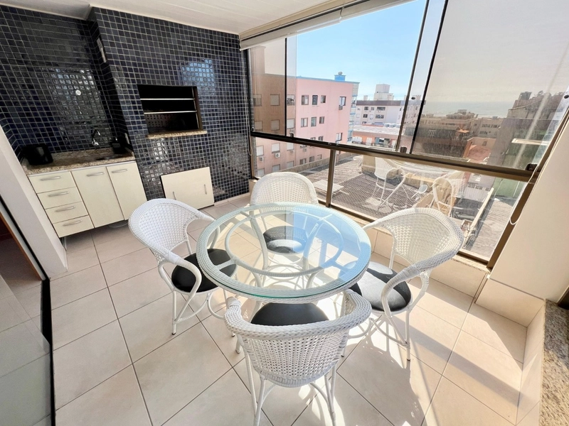 Apartamento 02 dormitórios no Centro Vista para o Mar: 1ª foto da galeria de imagens do imóvel