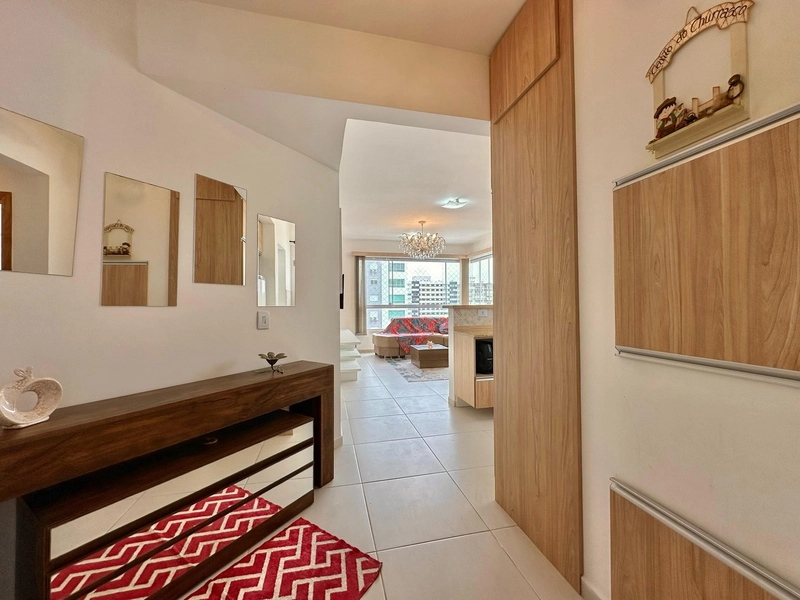 Apartamento sacada de frente 02 dormitórios mobiliado 01 quadra do mar: 15ª foto da galeria de imagens do imóvel