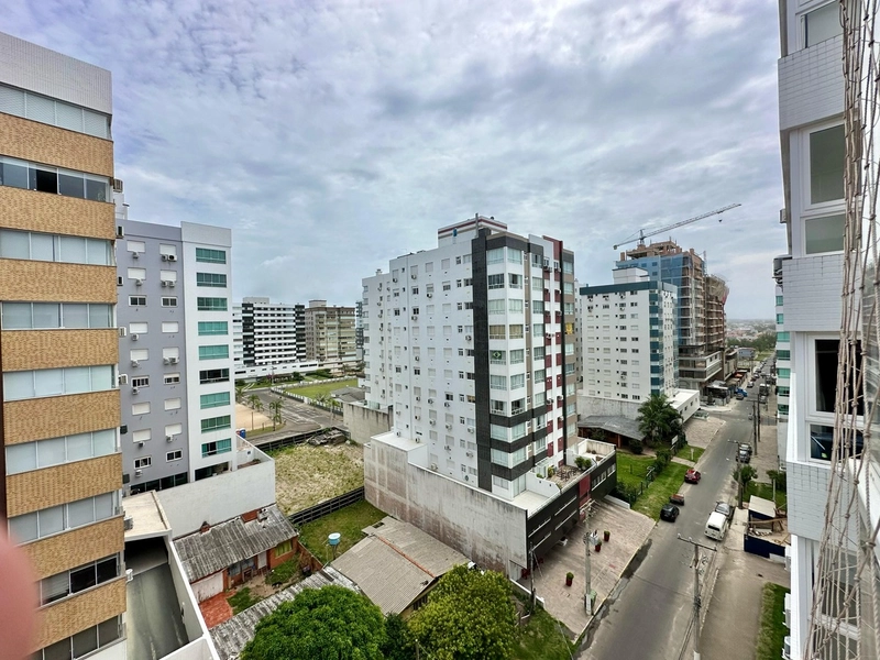Apartamento sacada de frente 02 dormitórios mobiliado 01 quadra do mar: 8ª foto da galeria de imagens do imóvel