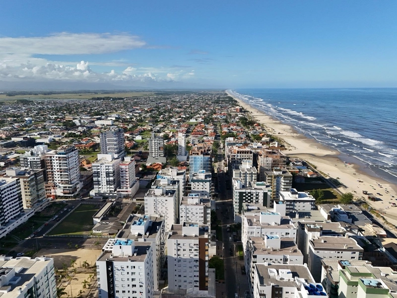 Apartamento sacada de frente 02 dormitórios mobiliado 01 quadra do mar: 24ª foto da galeria de imagens do imóvel