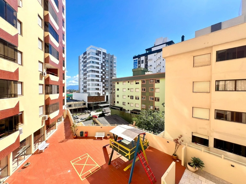 Duplex com 02 dormitórios, Mobiliado, sacada em L a 03 quadras do mar: 12ª foto da galeria de imagens do imóvel