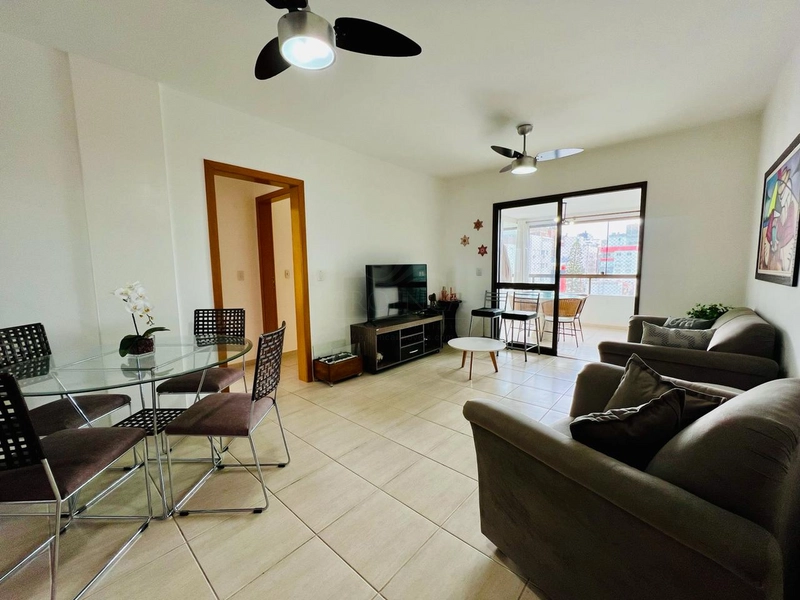 apartamento 2dormitórios c suíte, 1 quadra do mar!