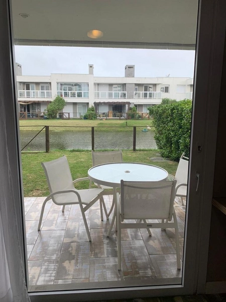 Apartamento 02 dormitórios sendo 01 suíte, condominío Rossi