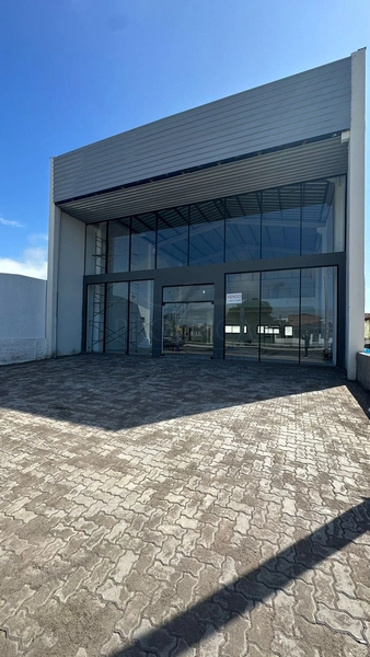 Loja comercial à venda: 2ª foto da galeria de imagens do imóvel