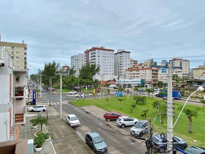 Apartamento amplo 2 dormitórios com sacada de frente !com box!: 2ª foto da galeria de imagens do imóvel