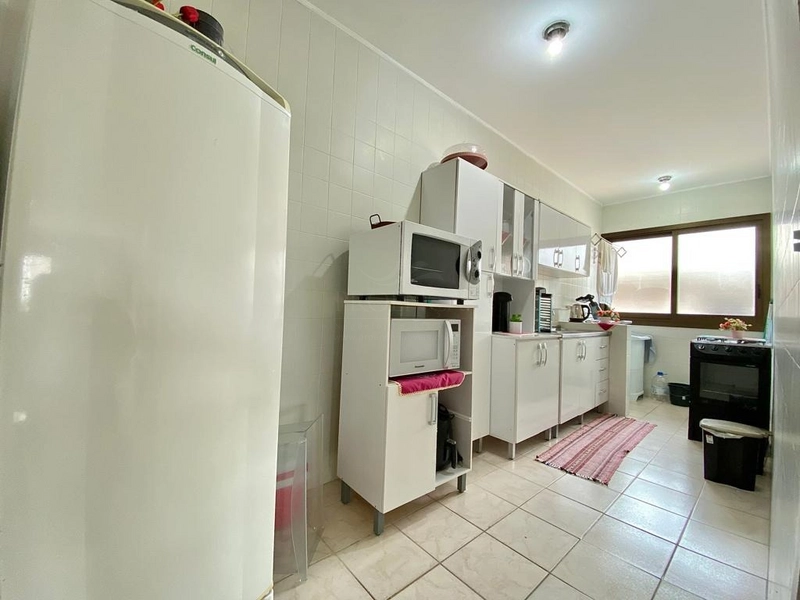 Apartamento amplo 2 dormitórios com sacada de frente !com box!: 7ª foto da galeria de imagens do imóvel