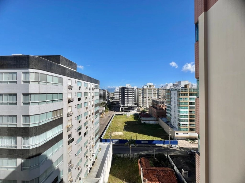 Apartamento de frente com sacada! Mobiliado! No Navegantes!: 3ª foto da galeria de imagens do imóvel