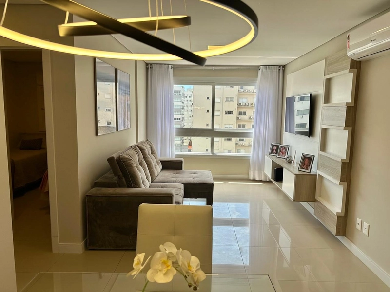 2 dormitórios de frente! mobiliado e decorado! 3 quadras do mar!: 2ª foto da galeria de imagens do imóvel