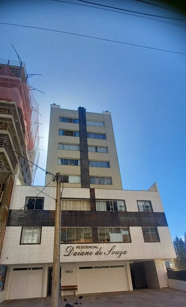 Apartamento 01 dormitório uma quadra do mar com box de garagem