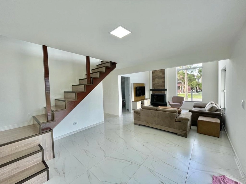Casa a venda de esquina 3 Dormitórios com piscina!!: 6ª foto da galeria de imagens do imóvel