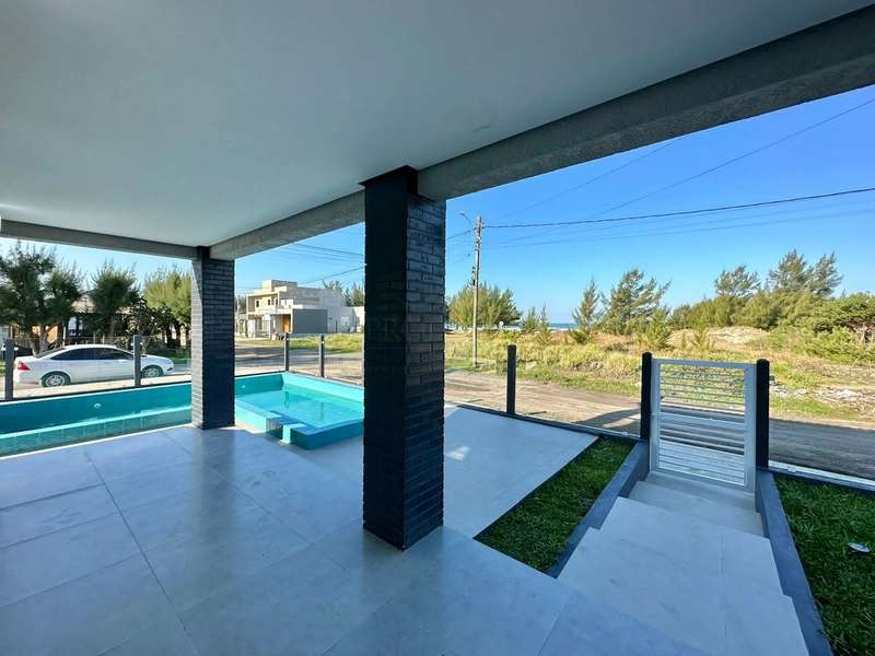 Casa a venda de esquina 3 Dormitórios com piscina!!: 3ª foto da galeria de imagens do imóvel