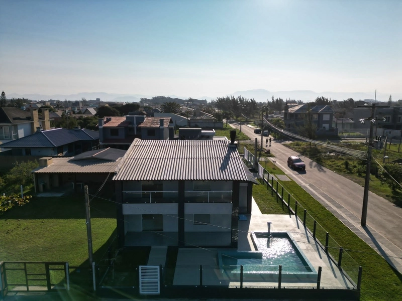 Casa a venda de esquina 3 Dormitórios com piscina!!: 23ª foto da galeria de imagens do imóvel