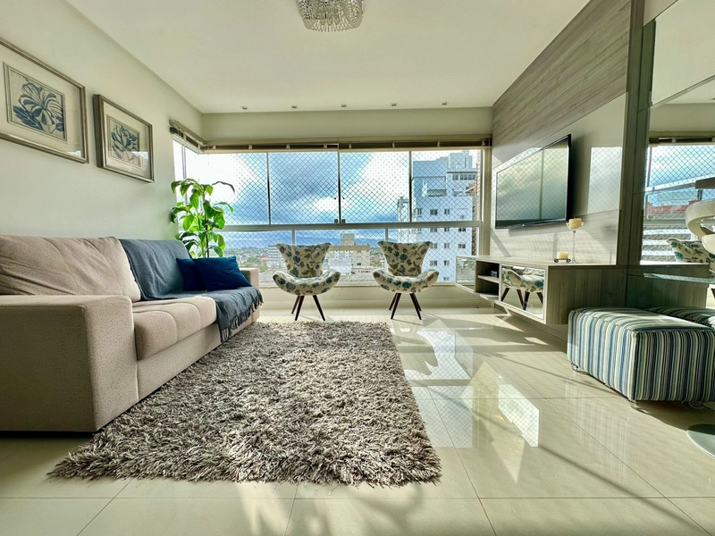 Apartamento 02 Dormitórios vista Praça Capão da Canoa: 1ª foto da galeria de imagens do imóvel