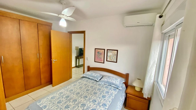 1 DORMITÓRIO COM SUÍTE E LAVABO, VAGA, 1 QUADRA DO MAR!: 1ª foto da galeria de imagens do imóvel