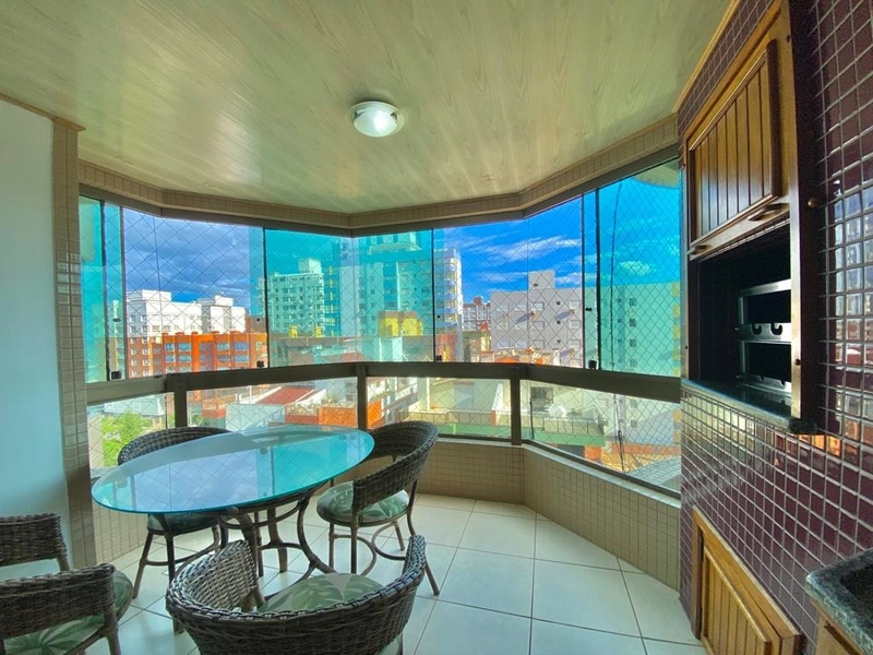 Apartamento junto a Praça do Mini Golf e com vista eterna para o mar!: 8ª foto da galeria de imagens do imóvel