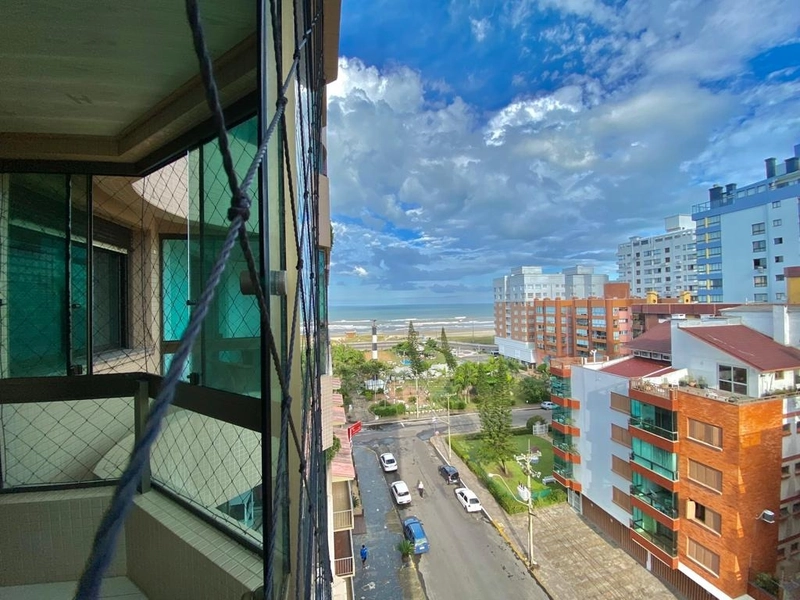 Apartamento junto a Praça do Mini Golf e com vista eterna para o mar!: 1ª foto da galeria de imagens do imóvel
