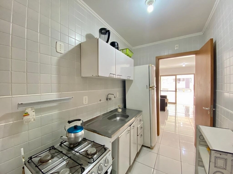 Amplo 2 dormitório, com sacadão de frente gourmet. 1 quadra do mar!: 11ª foto da galeria de imagens do imóvel