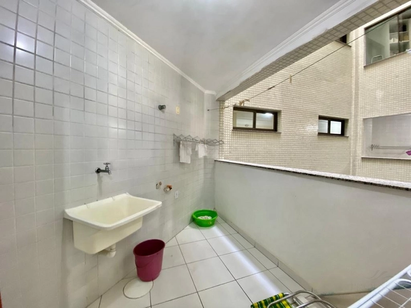 Amplo 2 dormitório, com sacadão de frente gourmet. 1 quadra do mar!: 13ª foto da galeria de imagens do imóvel