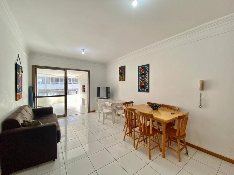 Amplo 2 dormitório, com sacadão de frente gourmet. 1 quadra do mar!: 8ª foto da galeria de imagens do imóvel