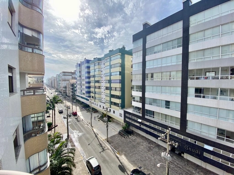 Amplo 2 dormitório, com sacadão de frente gourmet. 1 quadra do mar!: 6ª foto da galeria de imagens do imóvel