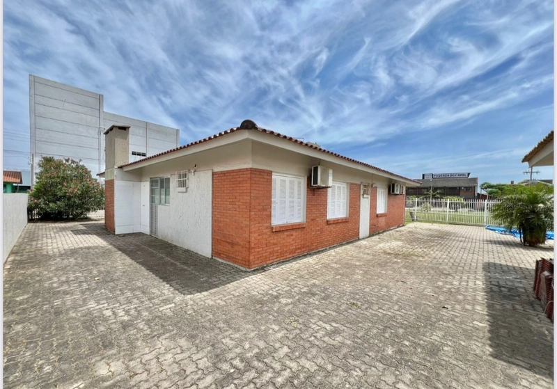 Casa no Bairro nobre, com terreno de 20x30 ao lado do Centro!: 3ª foto da galeria de imagens do imóvel