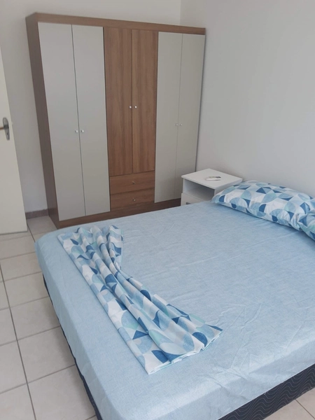 Amplo apartamento 2dormitórios, mobiliado, sacada! No Centro!: 3ª foto da galeria de imagens do imóvel