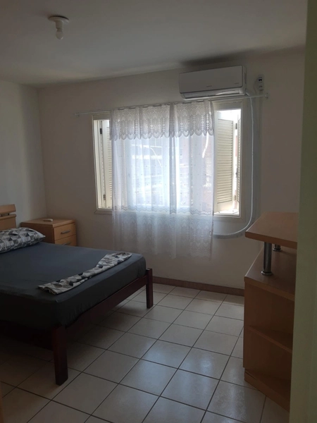 Amplo apartamento 2dormitórios, mobiliado, sacada! No Centro!: 4ª foto da galeria de imagens do imóvel