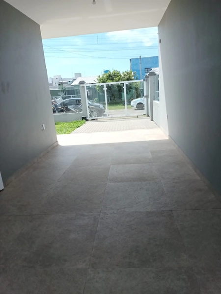 CASA NOVA 03 DORMITORIOS, SUITE, PISCINA ,TERRENO INTEIRO 325 MC2: 3ª foto da galeria de imagens do imóvel