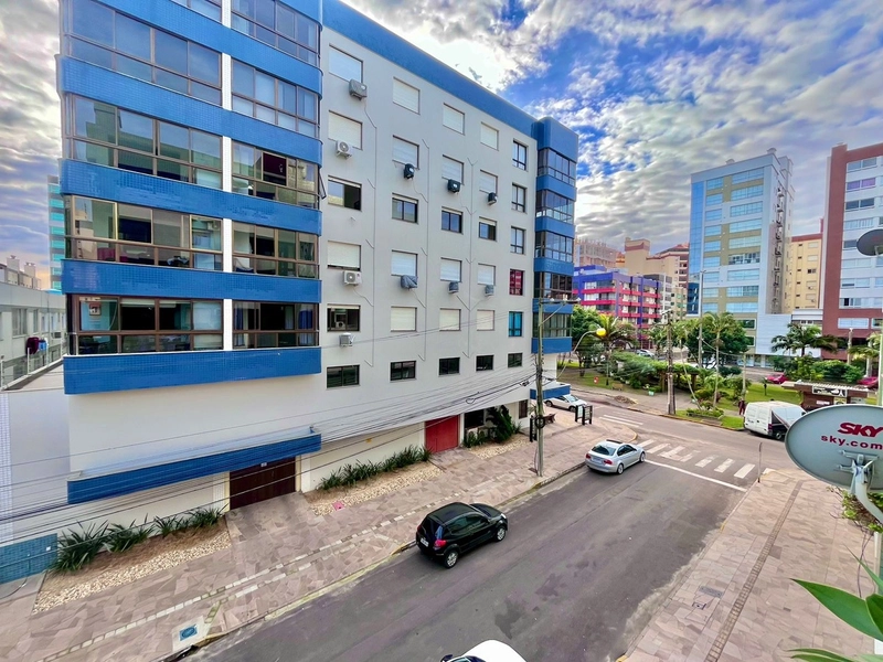 Apartamento frente praça em Capão da Canoa!: 1ª foto da galeria de imagens do imóvel