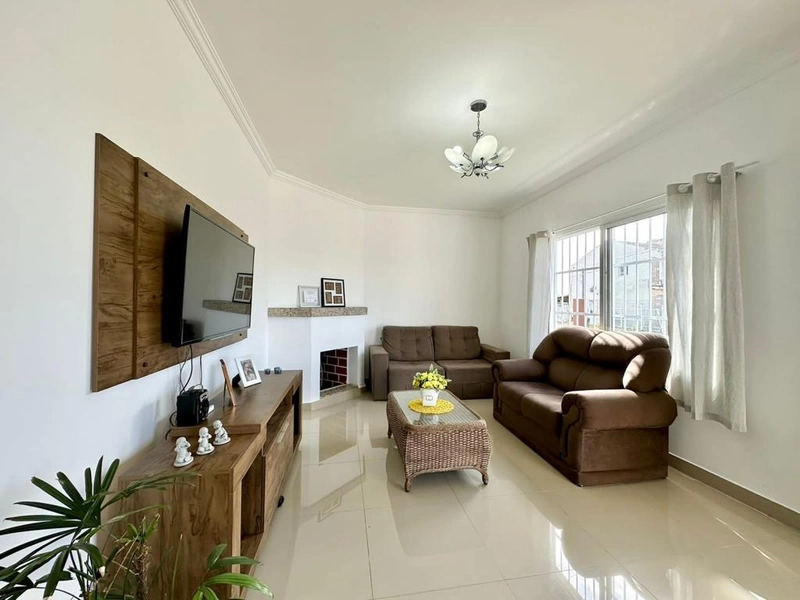 Casa 3 Dormitórios Lado Mar: 3ª foto da galeria de imagens do imóvel