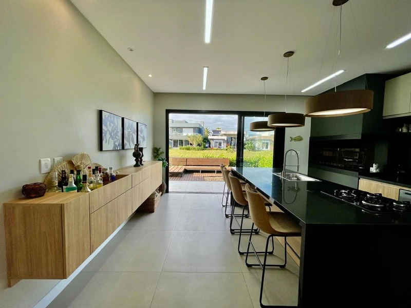 Casa Térrea 4 suítes Beira Lago - Cond Capão Ilhas - Capão da Canoa: 16ª foto da galeria de imagens do imóvel