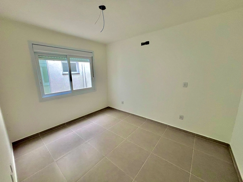 Zona Nova! Casa geminada, diferenciada, ampla, 3 dormitórios, suíte!: 9ª foto da galeria de imagens do imóvel