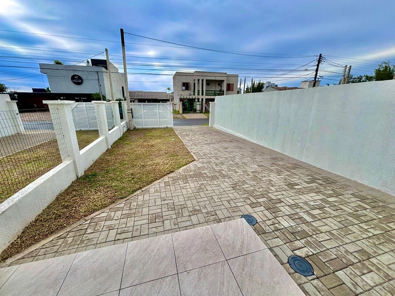 Zona Nova! Casa geminada, diferenciada, ampla, 3 dormitórios, suíte!: 3ª foto da galeria de imagens do imóvel