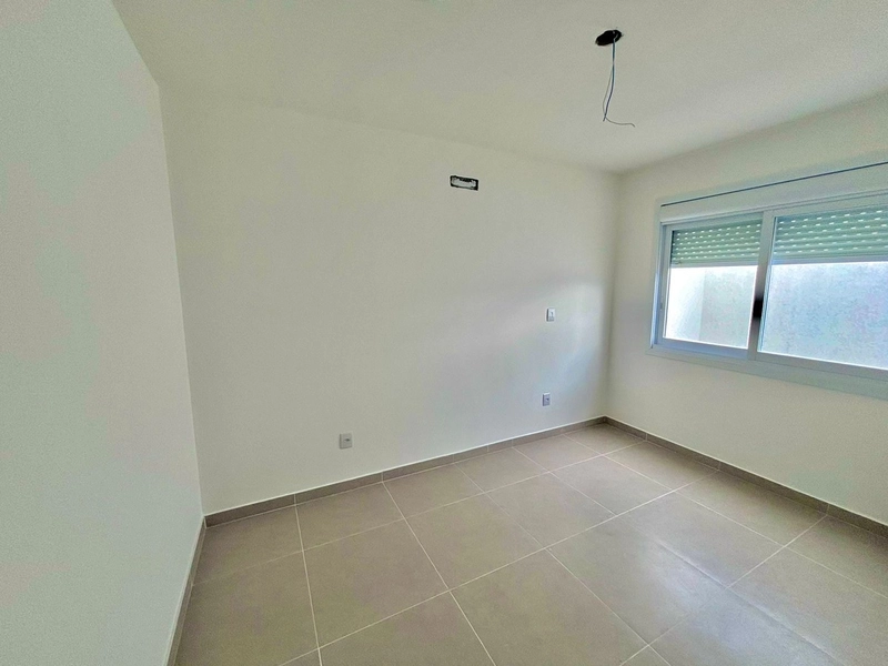 Zona Nova! Casa geminada, diferenciada, ampla, 3 dormitórios, suíte!: 8ª foto da galeria de imagens do imóvel