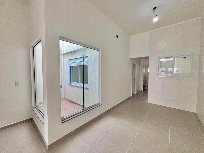 Zona Nova! Casa geminada, diferenciada, ampla, 3 dormitórios, suíte!: 5ª foto da galeria de imagens do imóvel
