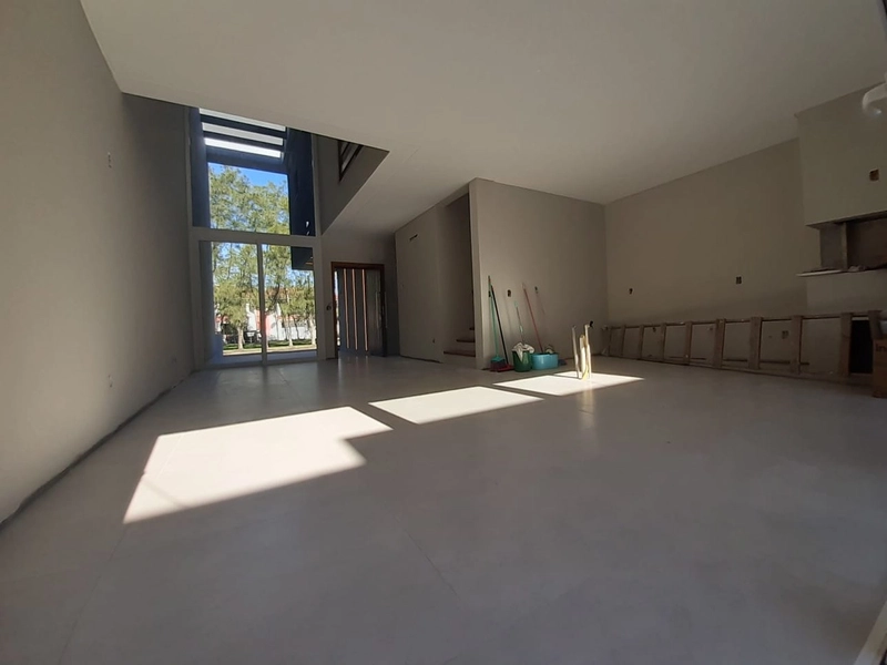Sobrado novo em Xangrilá próximo ao mar: 2ª foto da galeria de imagens do imóvel