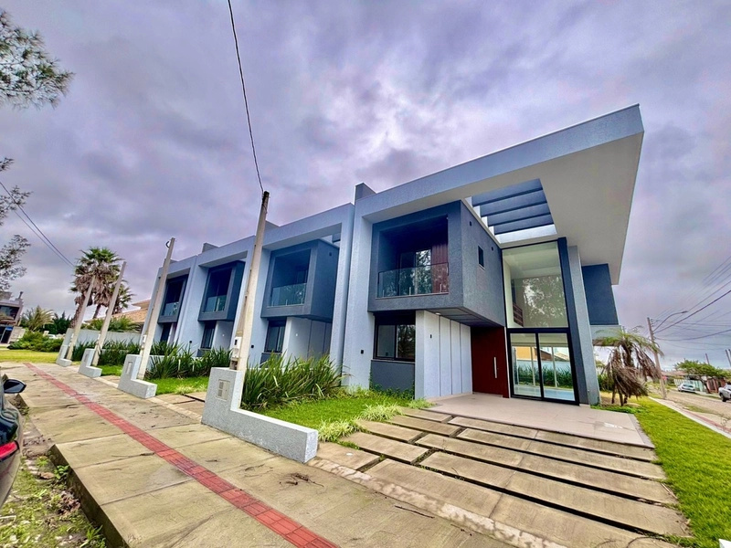 Sobrado novo em Xangrilá próximo ao mar: 1ª foto da galeria de imagens do imóvel