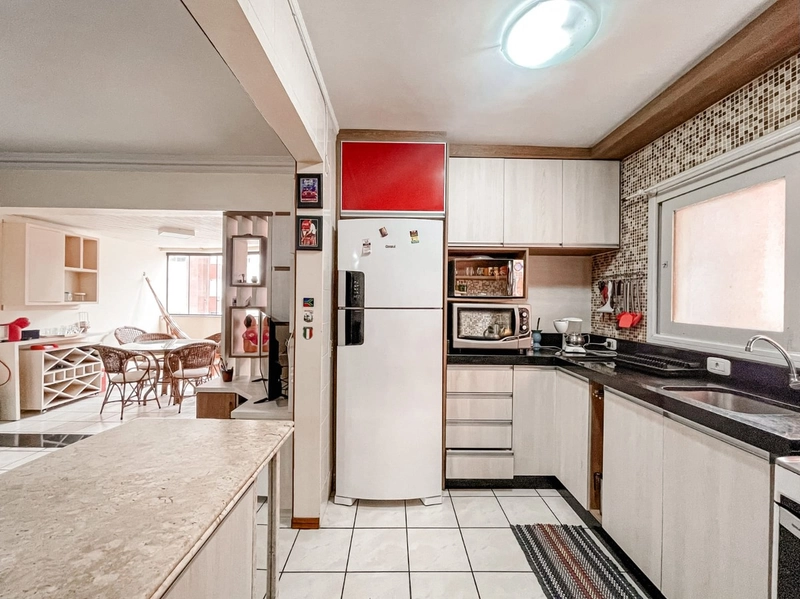 Apartamento de 3 Dormitórios com box uma Quadra do mar: 7ª foto da galeria de imagens do imóvel