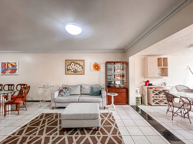 Apartamento de 3 Dormitórios com box uma Quadra do mar: 6ª foto da galeria de imagens do imóvel