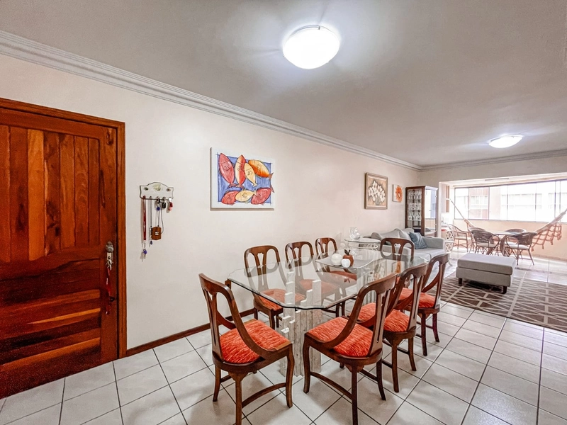 Apartamento de 3 Dormitórios com box uma Quadra do mar: 4ª foto da galeria de imagens do imóvel