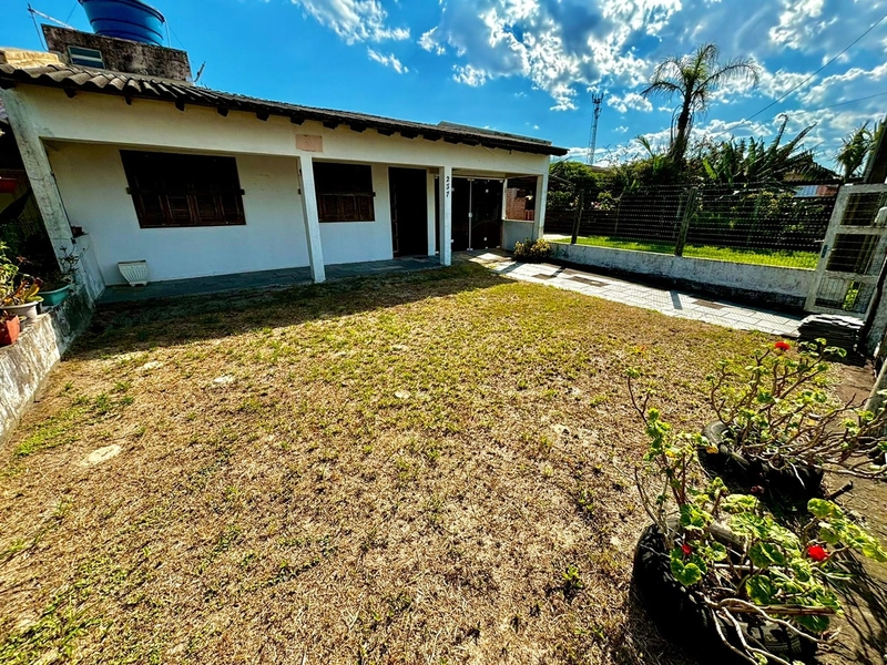 OPORTUNIDADE 48 X DIRETO! CASA A POUCOS METROS DO MAR CAPÃO DA CANOA!: 1ª foto da galeria de imagens do imóvel