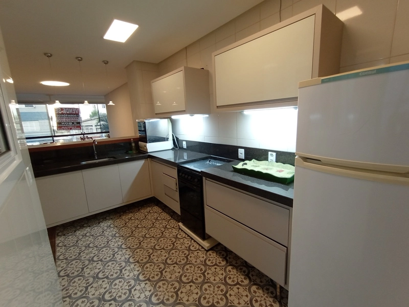 Apartamento de 3 dormitórios, mobiliado, de frente, centro de Capão.: 5ª foto da galeria de imagens do imóvel