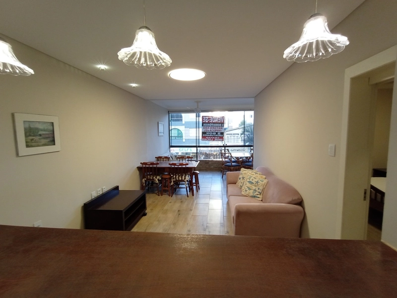 Apartamento de 3 dormitórios, mobiliado, de frente, centro de Capão.: 6ª foto da galeria de imagens do imóvel