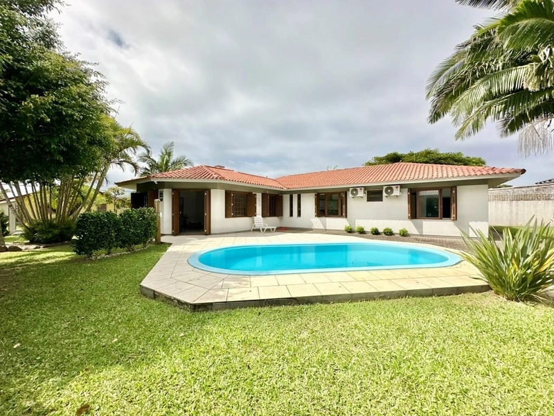 Casa com 2 Terrenos 4 Dormitórios C/ Piscina ( Xangri-Lá ): 2ª foto da galeria de imagens do imóvel