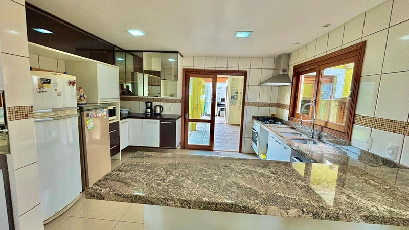 Casa em Condomínio com 4 quartos, 4 vagas e 300m² Capão da Canoa: 12ª foto da galeria de imagens do imóvel