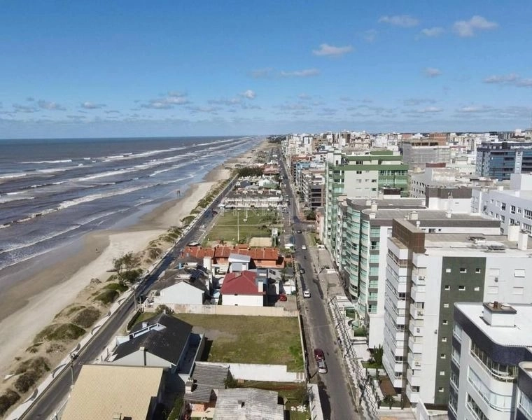 Apartamento de 3 Dormitórios na beira mar: 1ª foto da galeria de imagens do imóvel